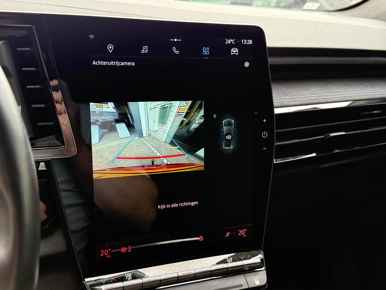 Renault Austral 1.2 E-Tech full hybrid 200 techno esprit Alpine | Trekhaak | Google Maps geïntegreerd | Cruise adaptief | Achteruitrijcamera | LED | Key-less | Elektrische achterklep | Lichtmetaal 20'' |