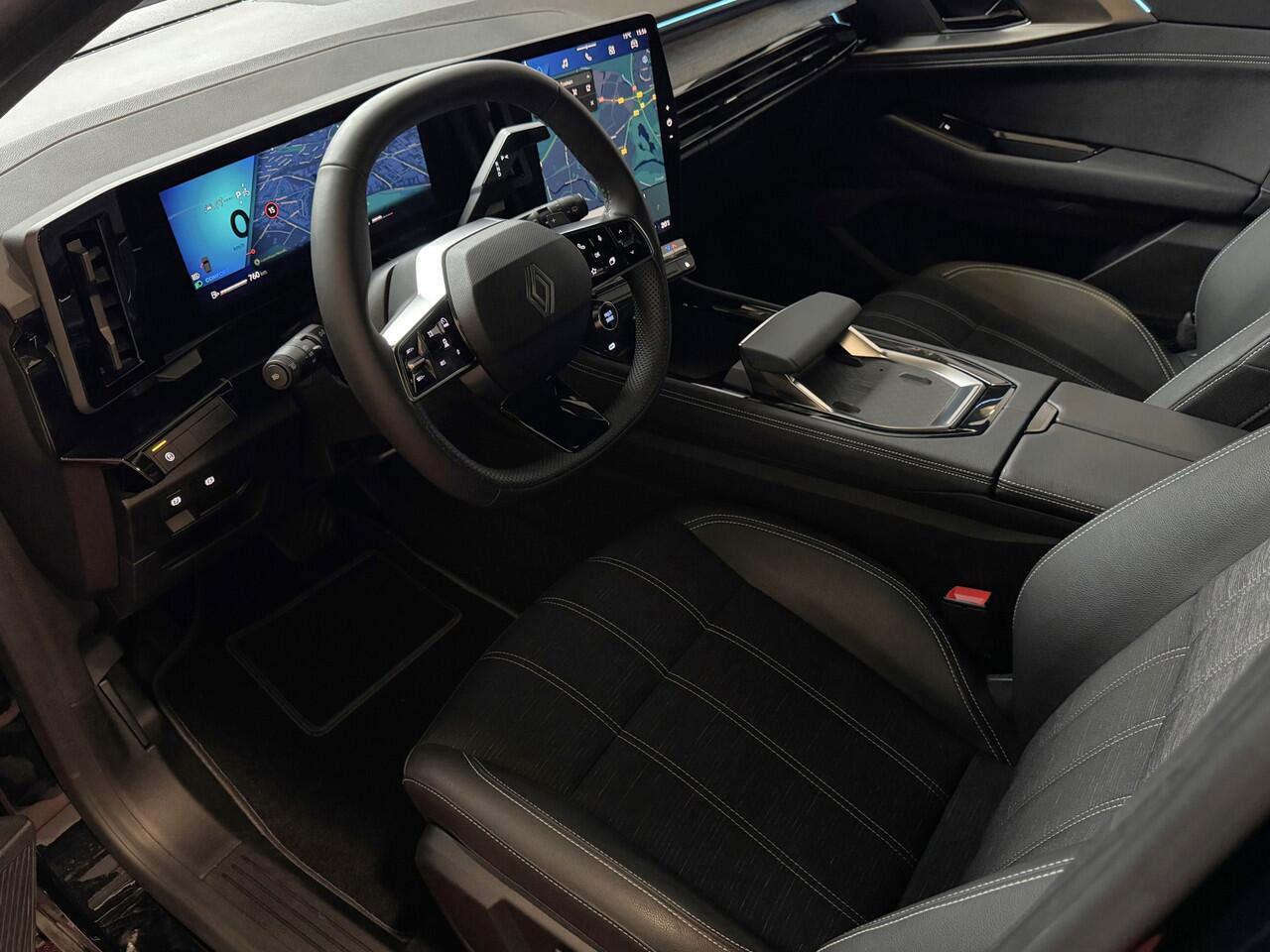 Renault Austral 1.3 160PK 4.CILINDER TECHNO ELEK.KLEP ELEK.STOEL NAVI STOEL/STUUR/RUIT VERW. LED LEER 1800KG MAX TREKGEWICHT