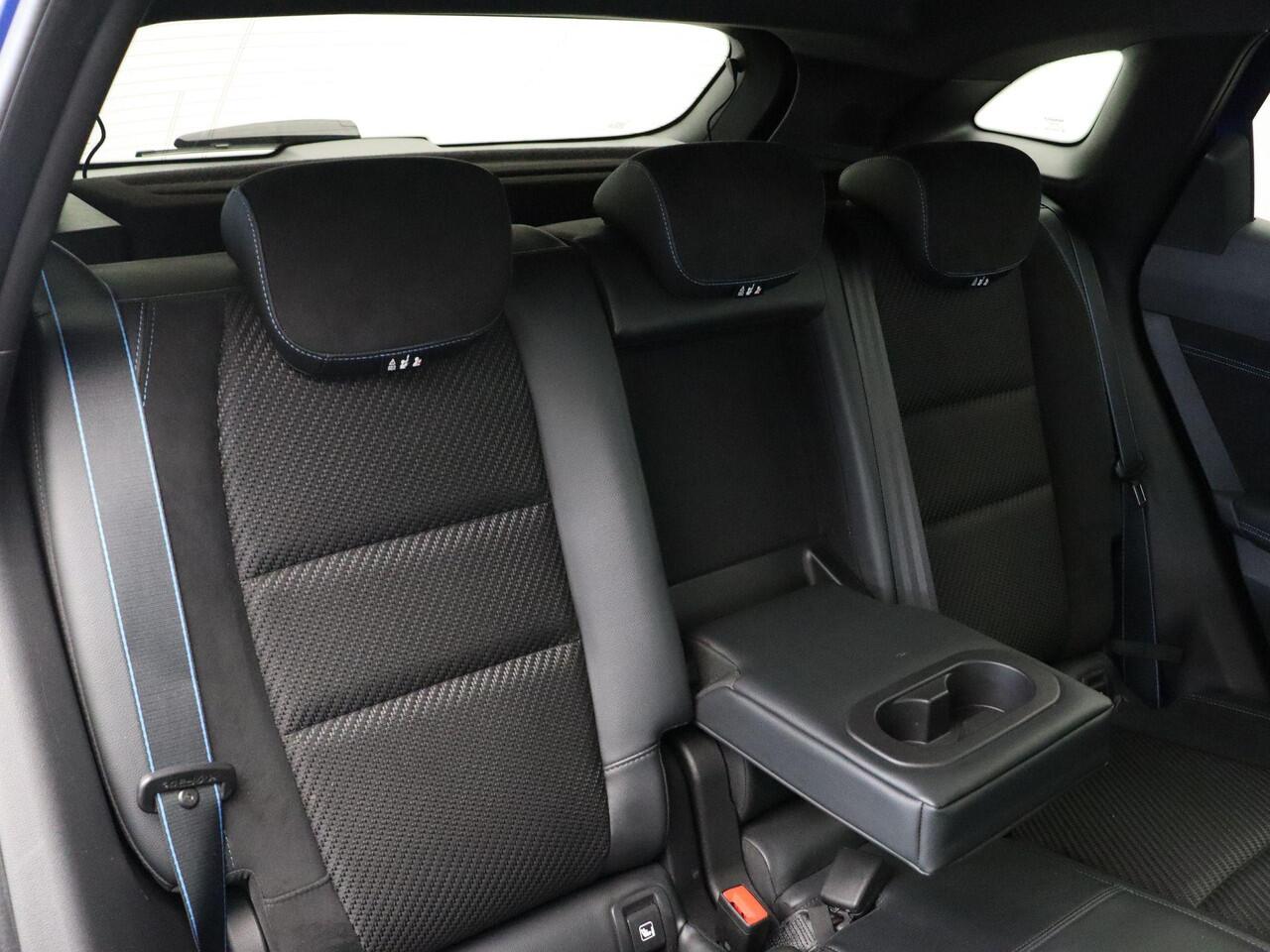 Renault Austral E-Tech full hybrid 200pk Iconic esprit Alpine | Elektrisch verstelbare bestuurdersstoel met Massage | Stoel- en stuurverwarming | Lichtmetalen velgen 20" | Elektrische achterklep | Active Driver Assist |