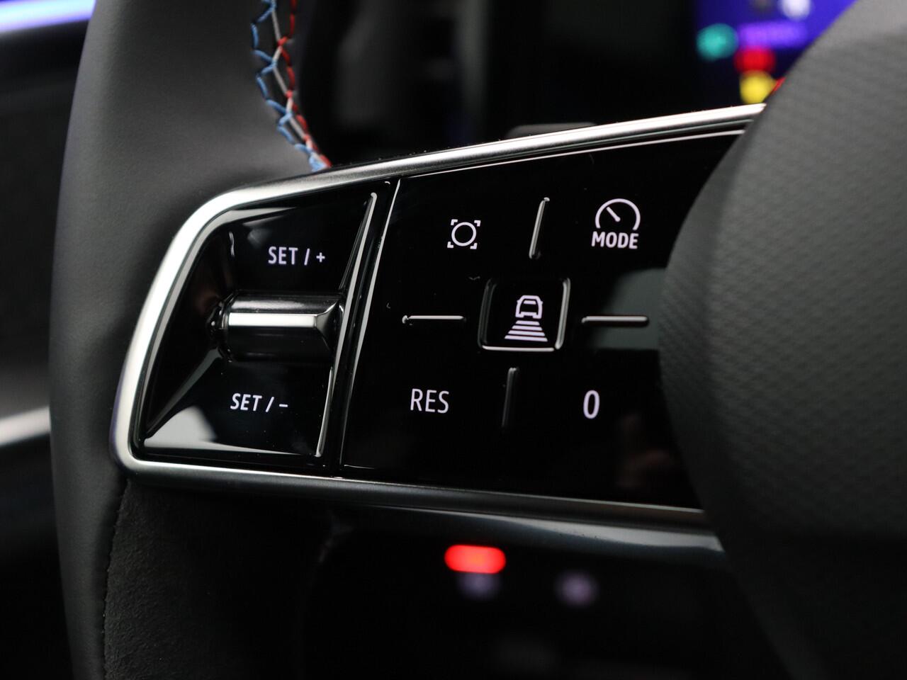 Renault Austral Iconic esprit Alpine Hybrid 200 | Achteruitrijcamera | Blind Spot Warning | Elektrisch verwarmbare voorstoelen