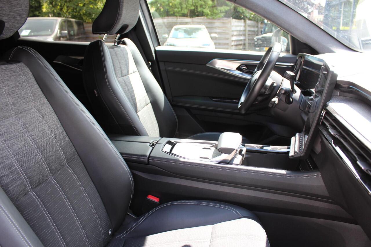 Renault Austral 1.2 E-Tech full hybrid 200 techno Google,Elektr. achterklep, 19"LMV, Dodehoek bewak.