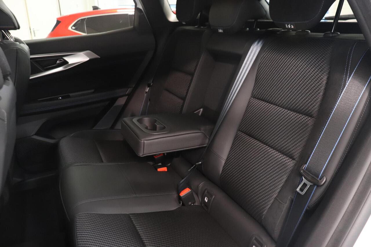 Renault Austral 1.2 E-Tech full hybrid 200 iconic esprit Alpine | Parkeer Camera | Climate Control | Elektr. voorstoelen | LED koplampen | AppleCrplay AndroidAuto | Nieuw model |