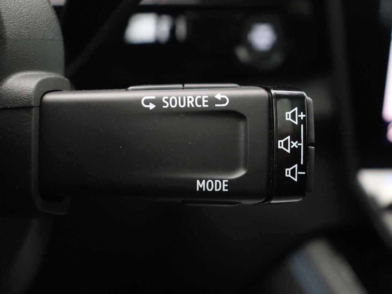 Renault Austral Iconic esprit Alpine Hybrid 200 | Achteruitrijcamera | Blind Spot Warning | Elektrisch verwarmbare voorstoelen