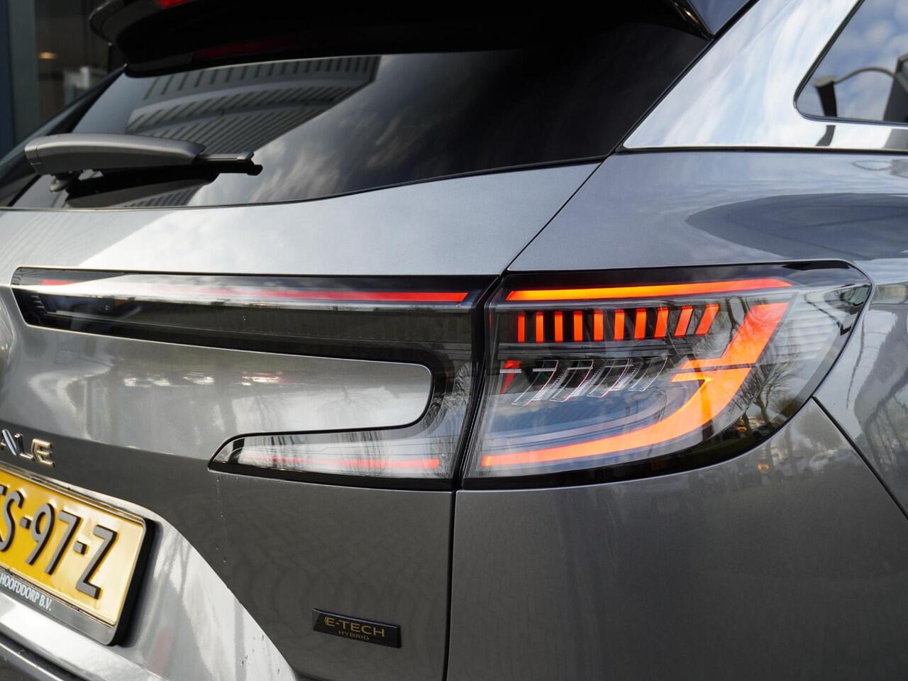 Renault Austral 1.2 E-Tech full hybrid 200 techno AUTOMAAT / 10.000KM / NAVI / PANO / 360° CAMERA / BLINDSPOT / PDC 360 / PRIVACY GLASS / DAKRAILS / PACK SAFETY / 19'' LMV