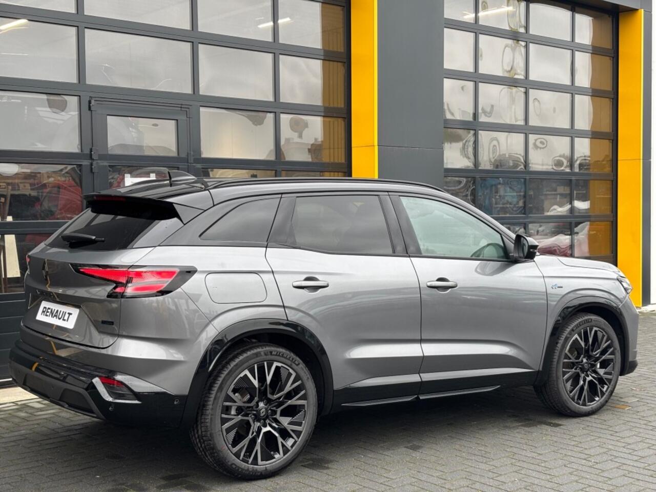 Renault Austral Esprit Alpine full hybrid E-Tech 200 Pack light en sound Pack around view camera