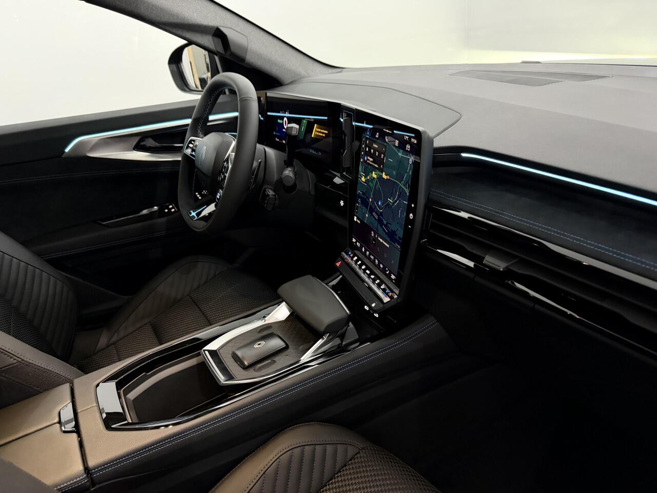 Renault Austral 1.2 E-Tech full hybrid 200 esprit Alpine Pano, Camera, Navi, Half leder, Winterpakket, Keyless start, Elektrische achterklep, 2 jaar garantie