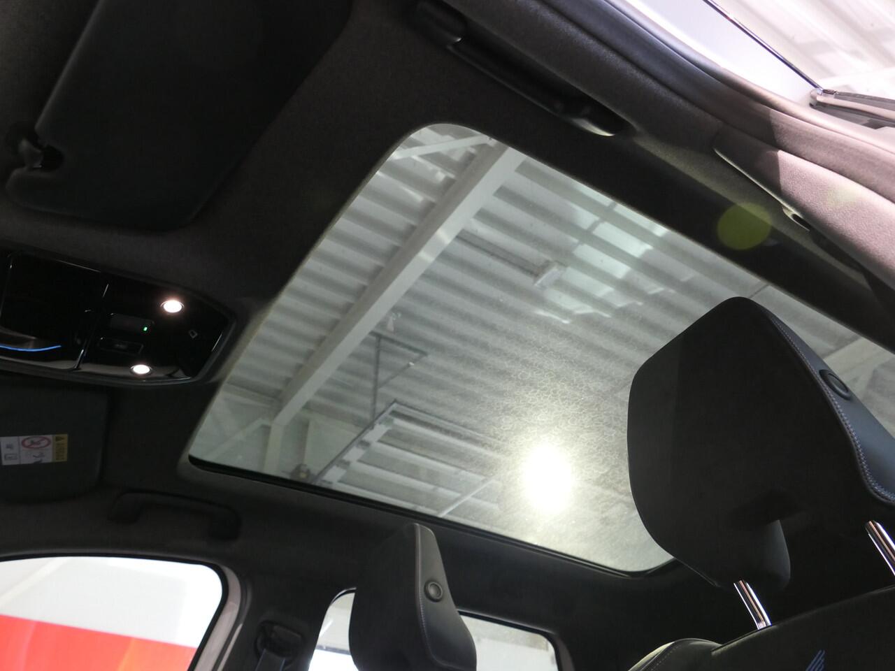 Renault Austral 1.2 E-Tech full hybrid 200 iconic esprit Alpine Mat Wit, HarmanKardon, Pano, 360 Camera