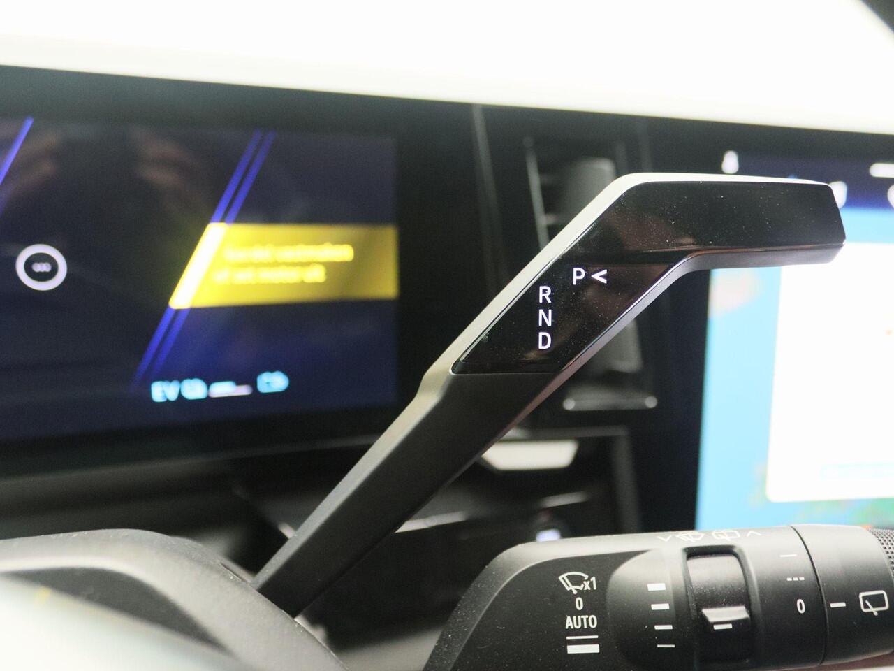 Renault Austral E-Tech full hybrid 200 Iconic esprit Alpine | 12" openR link multimedia Google integrated | Stoel+voorruitverwarming | Elektrische achterklep | Parkeersensoren rondom met 3d around view camera |