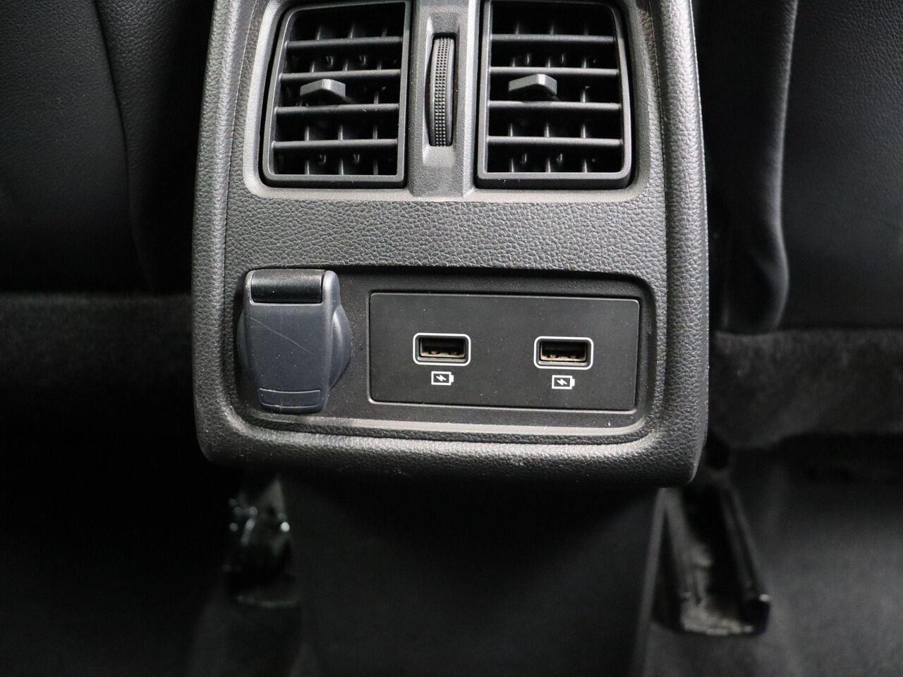 Renault CAPTUR TCe 90pk Techno | Parkeersensoren voor/achter | Achteruitrijcamera | Navigatie |