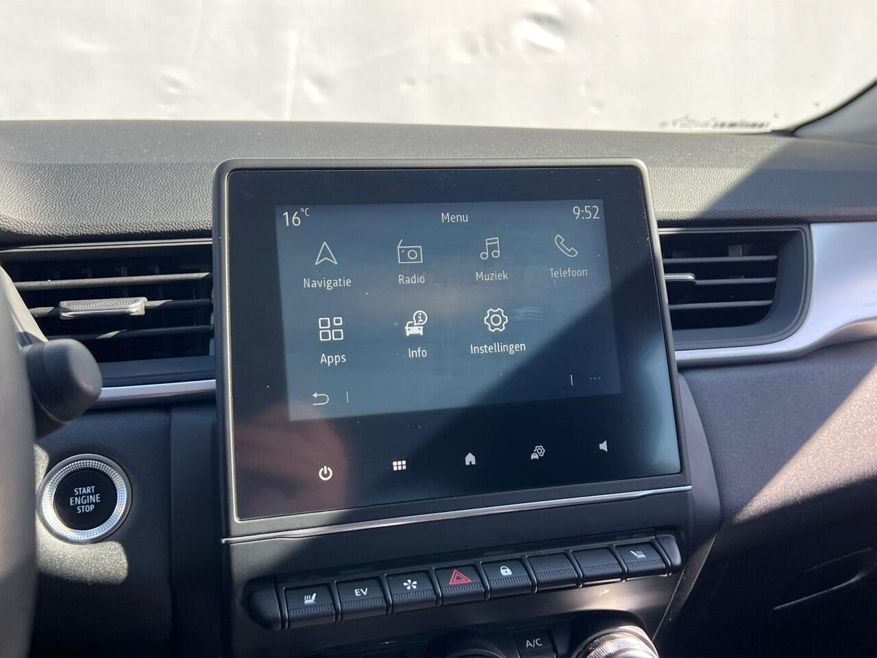 Renault CAPTUR 1.6 E-Tech Plug-in Hybrid 160 Intens NAVI / STOELVERWARMING / FABRIEKSGARANTIE TOT 01.2028