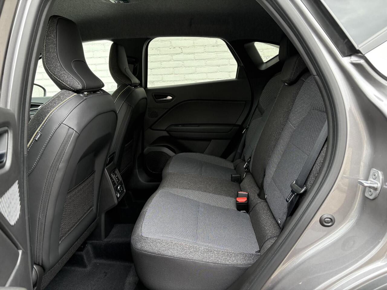 Renault CAPTUR 1.8 E-Tech full hybrid 160 Techno / NIEUW / Direct leverberbaar / Camera / Apple carplay & Aindroid auto / Climate control / LED /