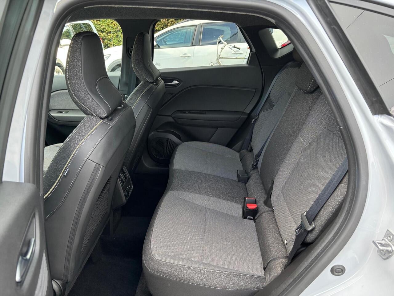 Renault CAPTUR 1.6 E-Tech full hybrid 145 techno | Navigatie | Camera | Cruise control | Stoel + Stuurverwarming