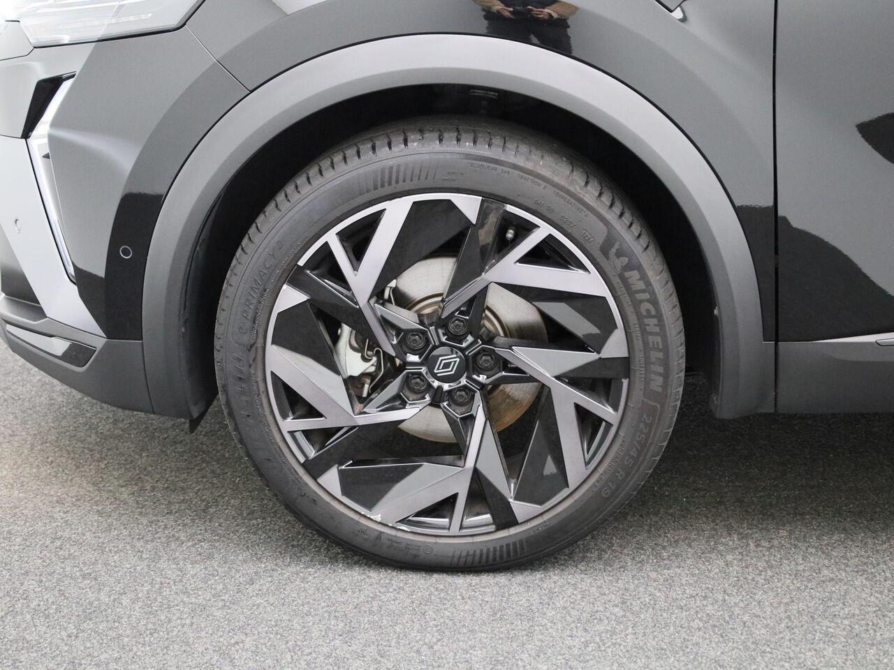 Renault CAPTUR 1.6 E-Tech full hybrid 145 esprit Alpine | Automaat | Apple Carplay & Android Auto | Navi | l Parkeersensoren en 360 camera | Climate Control | Harman Kardon