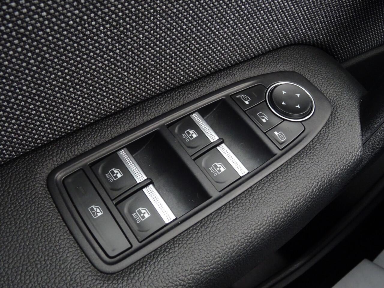 Renault CAPTUR 1.3 mild hybrid 160 techno * CARPLAY * 18 INCH * 160 PK !!