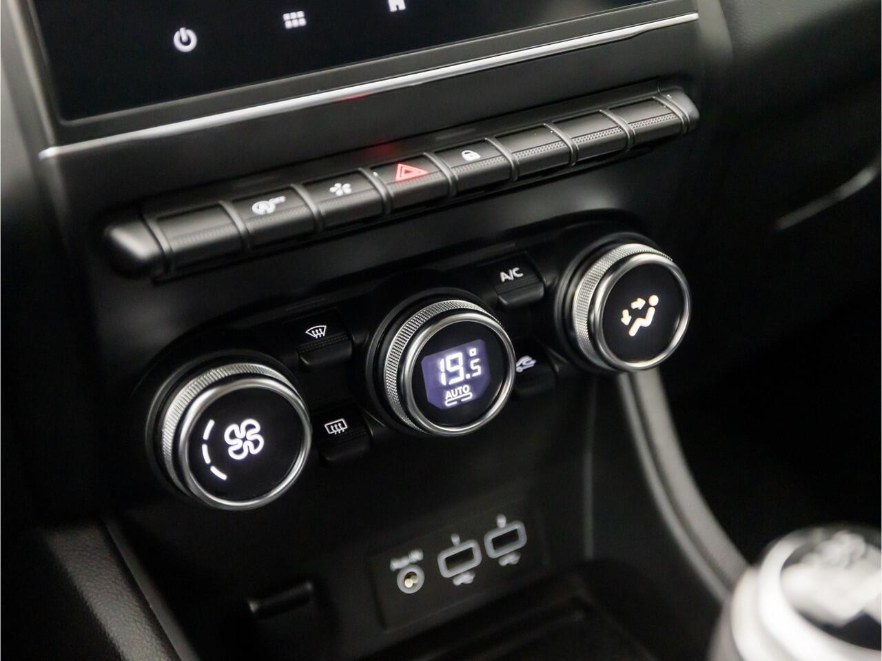 Renault CAPTUR 1.0 TCe 90 Intens Sport (VIRTUAL COCKPIT, APPLE CARPLAY, GROOT NAVI, CLIMATE, LEDER, CAMERA, SPORTSTOELEN, KEYLESS, LED KOPLAMPEN, GETINT GLAS, LANE ASSIST, NIEUWSTAAT)