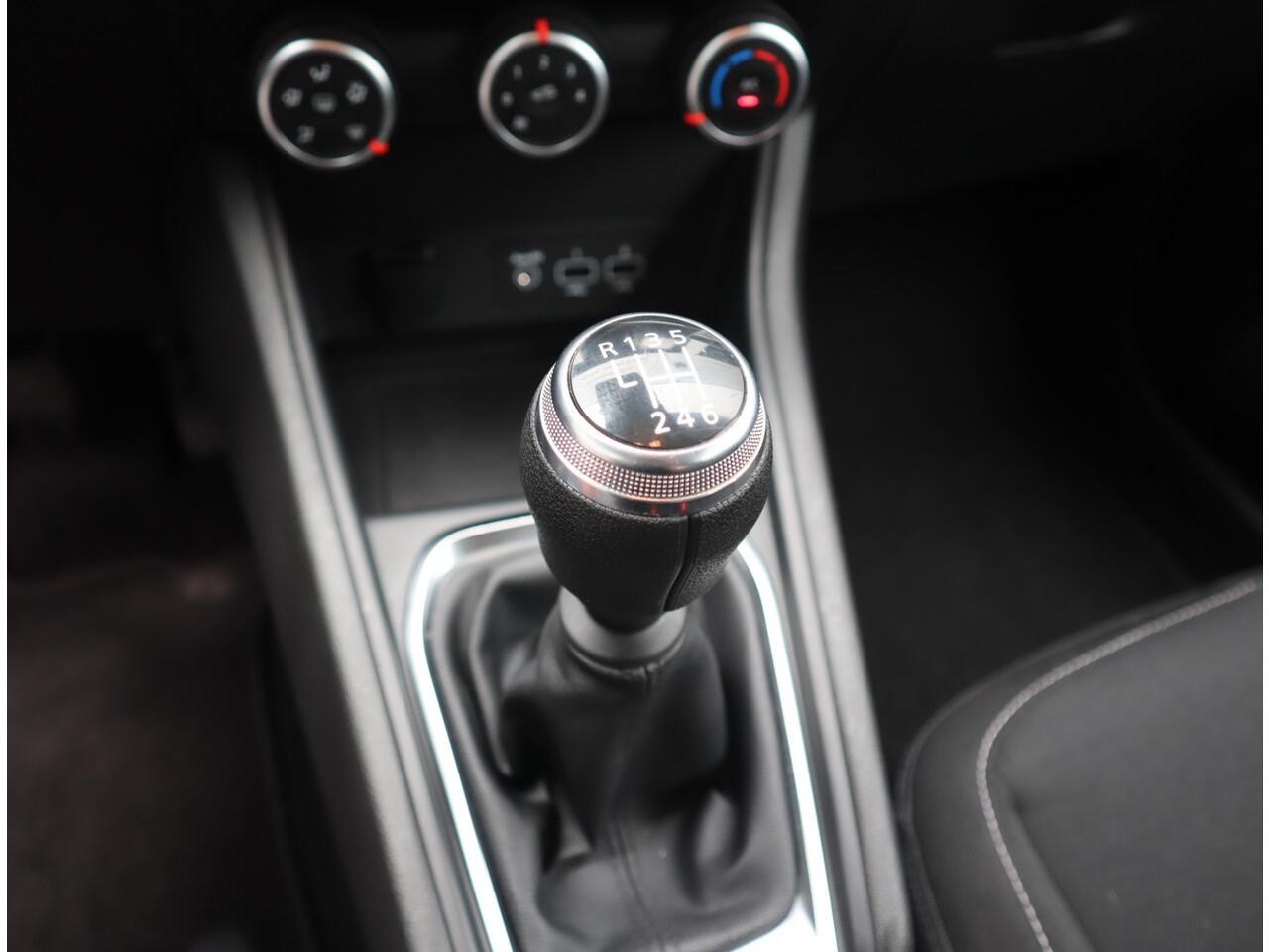 Renault CAPTUR 1.3 TCe 140 Business Zen