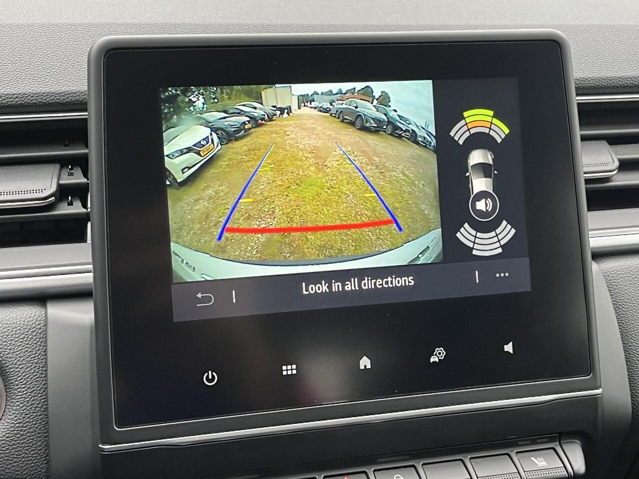 Renault CAPTUR 1.3 TCe 140 EDC Automaat Techno Renault Captur 1.3 TCe 140 EDC Automaat Intens / 1.500KG Trekgewicht / Adaptieve cruise control / Dodehoekdetectie / Keyless / Climate control / Stoel- en stuurverwarming