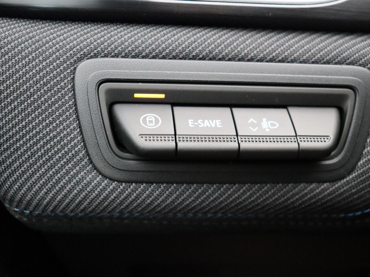 Renault CAPTUR 1.8 E-Tech full hybrid 160pk esprit Alpine | Stoel- en stuurwielverwarming | Harman kardon | Elek. bedienbaar panoramadak |