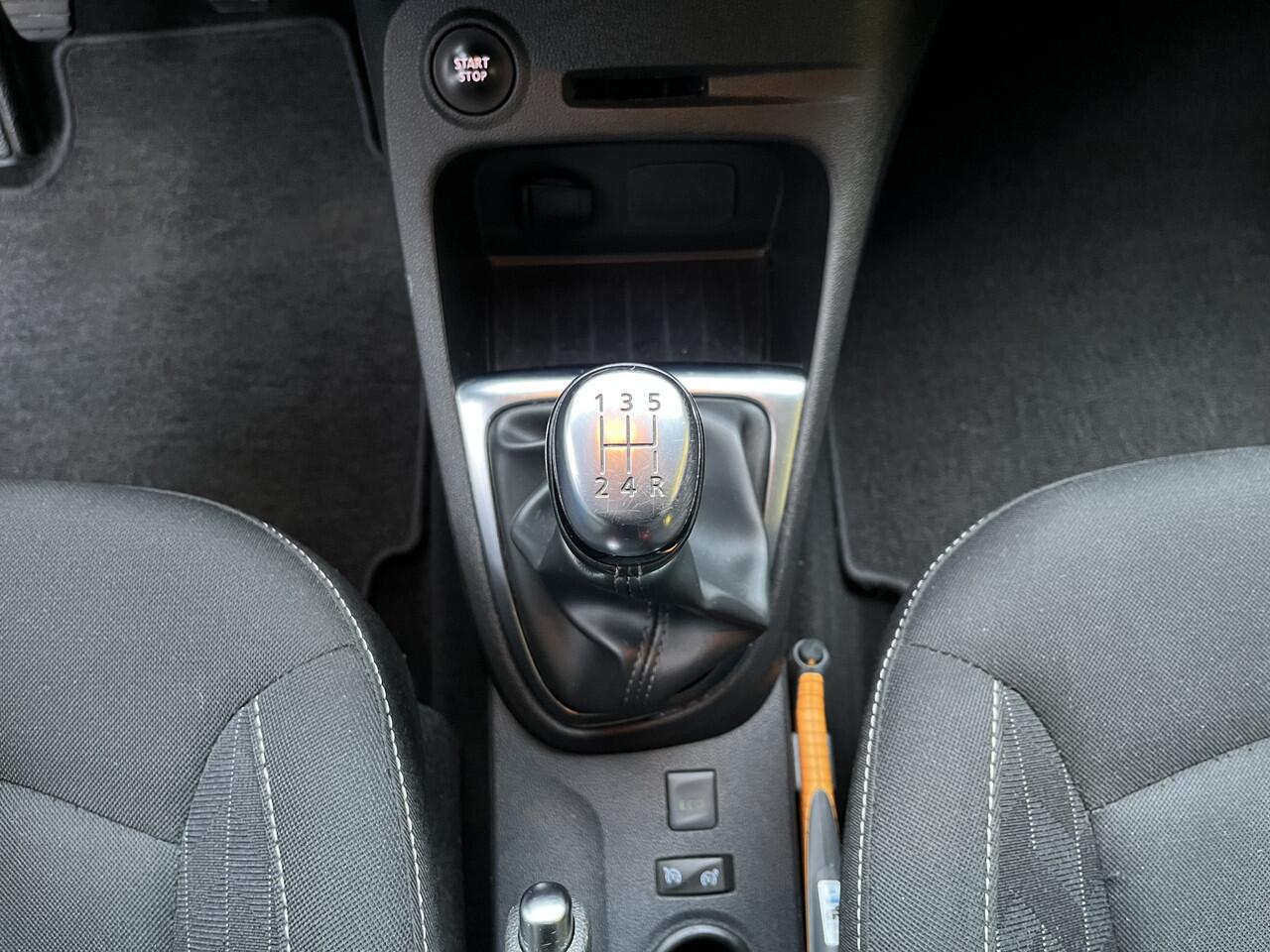 Renault CAPTUR 0.9 TCe Limited | CRUISE CONTROL | CARPLAY | PDC ACHTER | NAVIGATIE