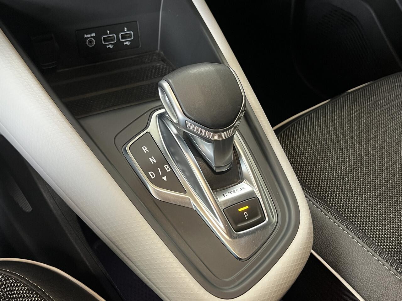 Renault CAPTUR 1.6 E-Tech 160 Edition One | Groot Navi | Bose | Stoel & Stuur verwarming | 17" | PDC V+A | Dealer onderhouden!