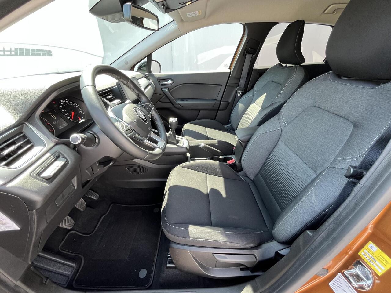 Renault CAPTUR 1.0 TCe 100 Zen / Navigatie full map / Apple Carplay & Android Auto / Parkeersensoren achter / Keyless Entry & Start / Cruise- en Climate Control / Lage KM - stand