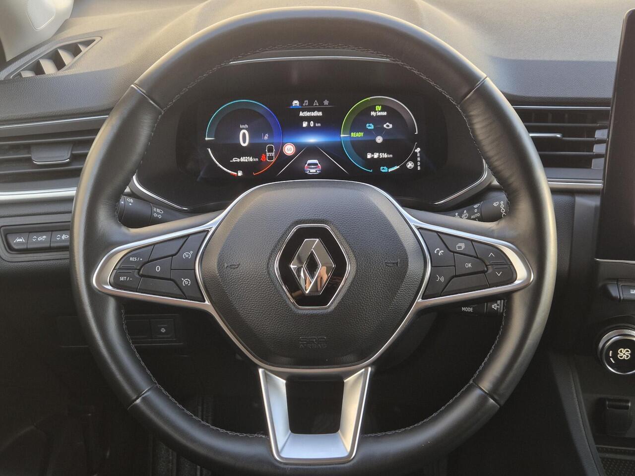 Renault CAPTUR 1.6 E-Tech Plug-in Hybrid 160 Intens Automaat / Pack parking / Stuur en Stoel verwarming / Apple Carplay Android Auto / Achteruitrijcamera / Keyless Entry/Start / Draadloze telefoon lader / Cruise control / Navigatie /