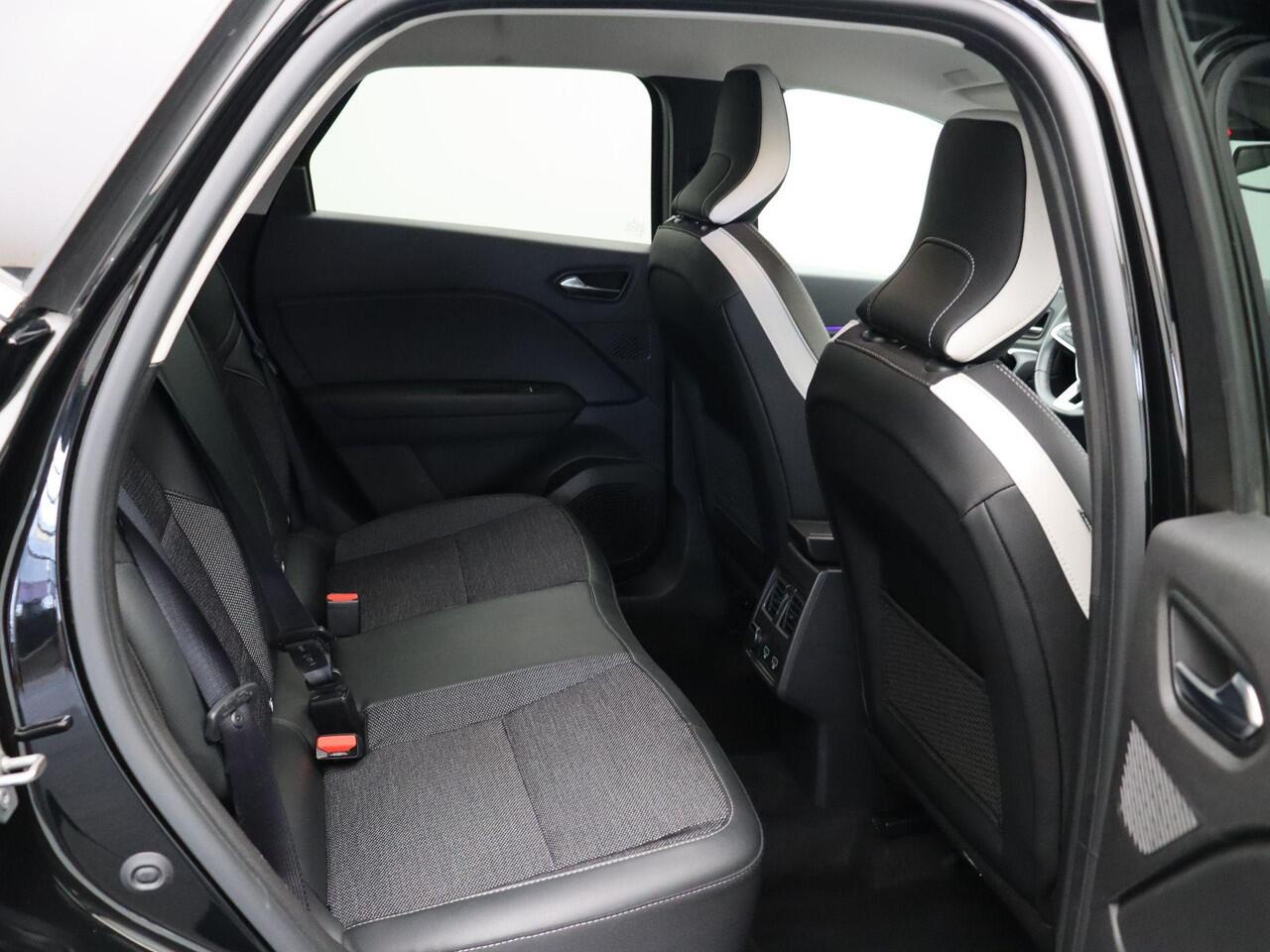 Renault CAPTUR 1.0 TCe 90 Techno | Navigatie | Achteruitrijcamera | Parkeersensoren voor en achter | Climate control |