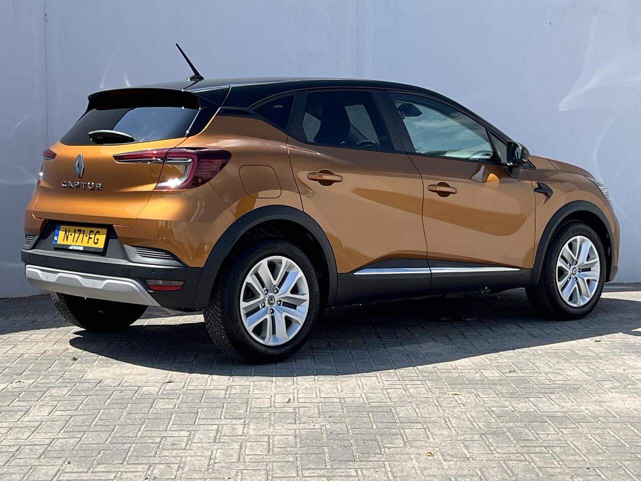 Renault CAPTUR 1.0 TCe 100 Zen / Navigatie full map / Apple Carplay & Android Auto / Parkeersensoren achter / Keyless Entry & Start / Cruise- en Climate Control / Lage KM - stand