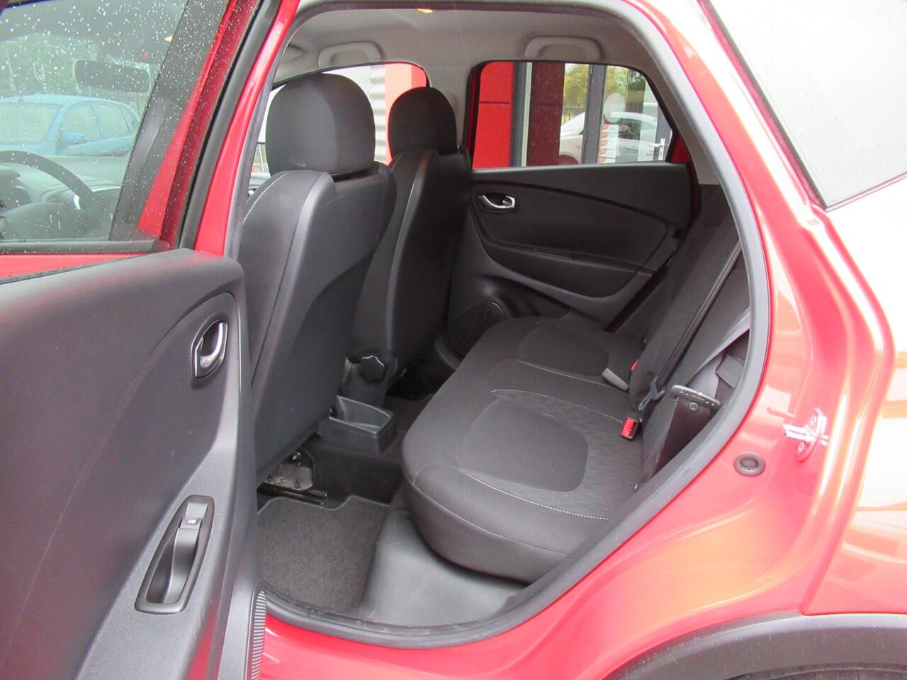 Renault CAPTUR 0.9 TCe Limited | 1e Eigenaar! | Airco | Hoge instap | Cruise Control | Inc. BOVAG-Garantie |