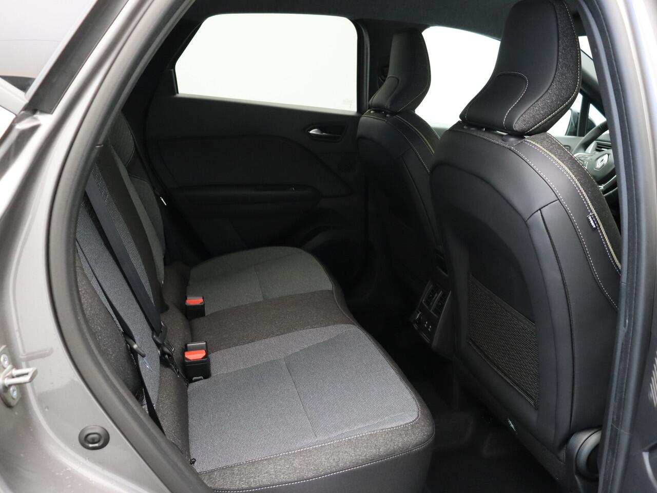 Renault CAPTUR Techno Full hybrid | Achteruitrijcamera | Elektrisch verwarmbare voorstoelen | Elektronisch geregelde airconditioning