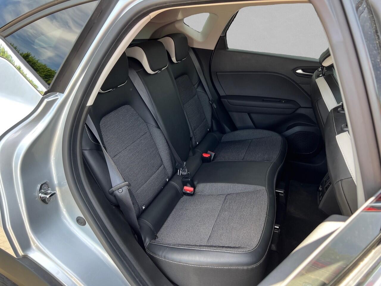 Renault CAPTUR 1.6 E-Tech Plug-in Hybrid 160 Intens AUTOMAAT / NAVI / CRUISE / TREKHAAK