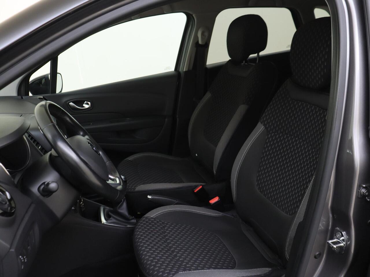 Renault CAPTUR 0.9 TCe Intens TREKHAAK 1200 kg | Navigatie | Parkeersensoren voor & Achter | Privacy Glass |