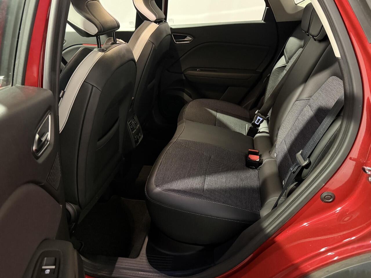 Renault CAPTUR 1.6 E-Tech Plug-in Hybrid 160 Business