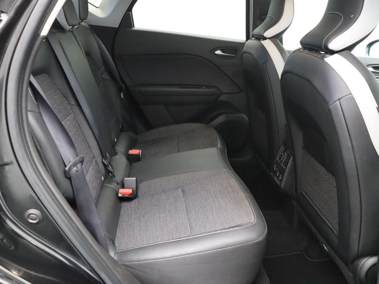 Renault CAPTUR E-Tech full hybrid 145pk techno | Achteruitrijcamera | Climate Control | Parkeersensoren Voor en Achter | Apple/Android Carplay |