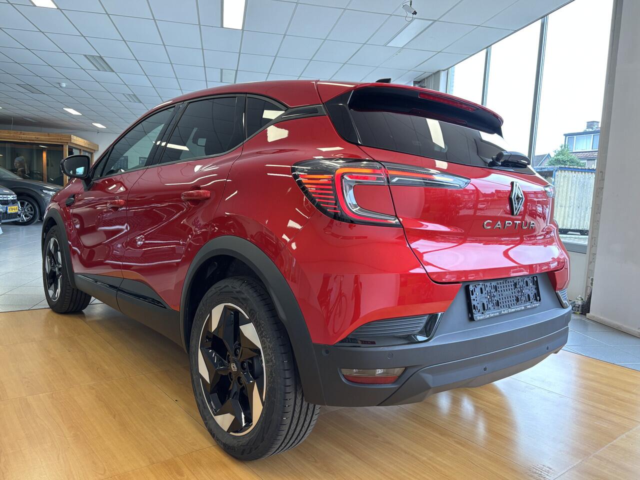 Renault CAPTUR Mild hybrid (bijna) NIEUWSTAAT -Stoel+Stuur verwarm. - Navi - Carplay