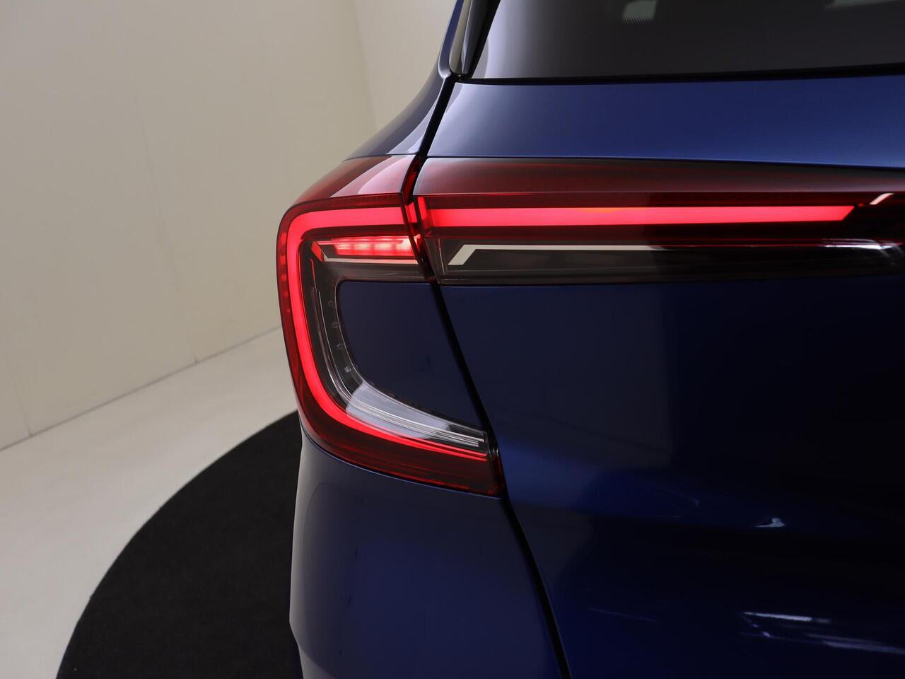 Renault CAPTUR 1.3 TCe 130 Initiale Paris | BOSE Audio / Leder / Navi / 360 Camera / Pack winter / Airco