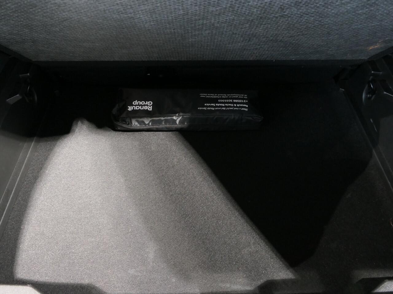 Renault CAPTUR 1.0 TCe 90 Intens - Occasion Lease vanaf ¤454 p/m - *Vraag naar beschikbaarheid!* - Camera - navi - sensor v+a - allseasons