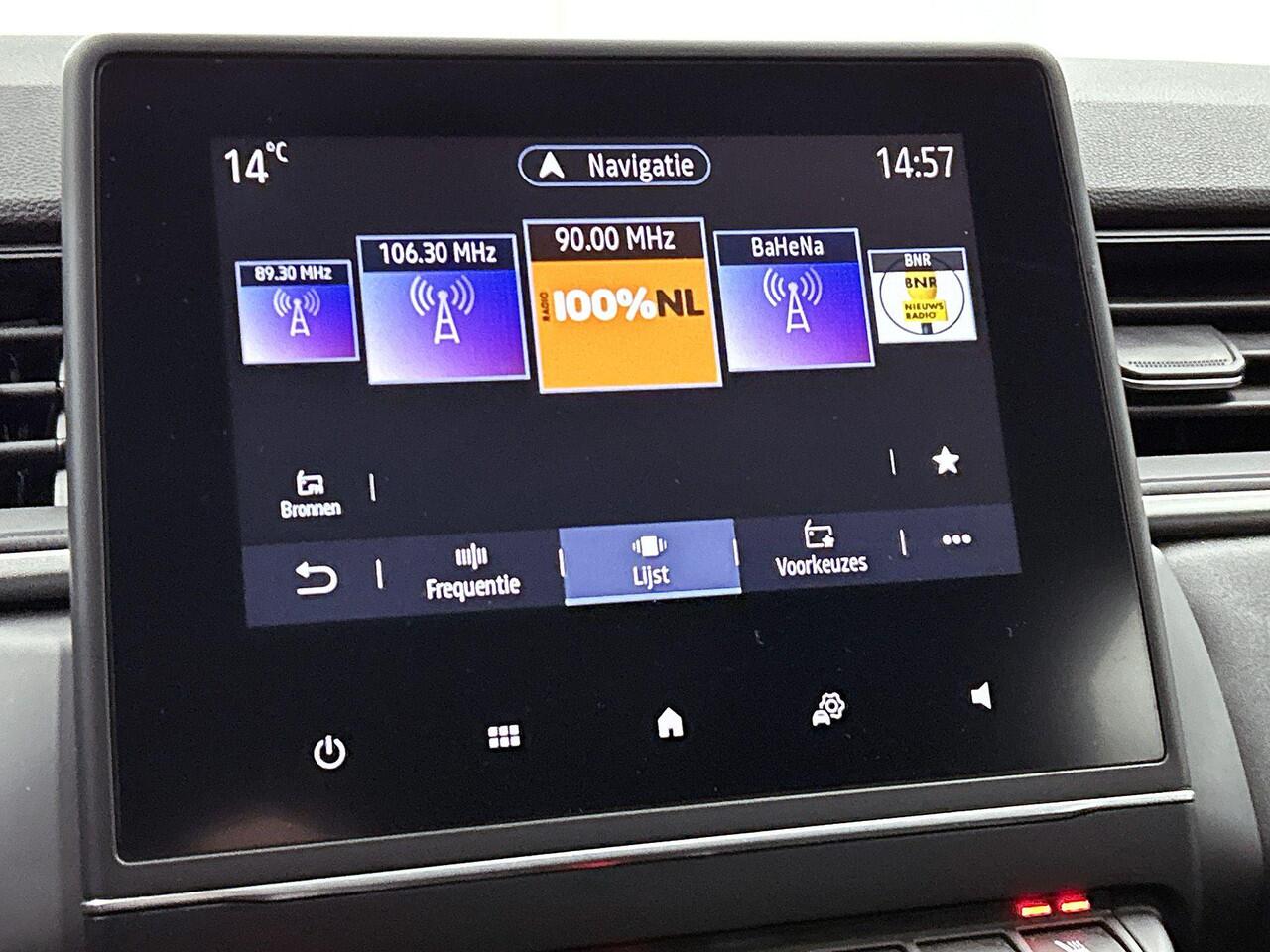 Renault CAPTUR 1.3 mild hybrid 140Pk techno | Navigatie | Apple & Android Carplay | Climate Control | Stoel, Stuur En Voorruitverwarming | Trekhaak | Parkeersensoren Voor & Achter | Achteruitrijcamera | Privacy Glass | Keyless Entry | Cruise Control & Snelheidsbegrenzer