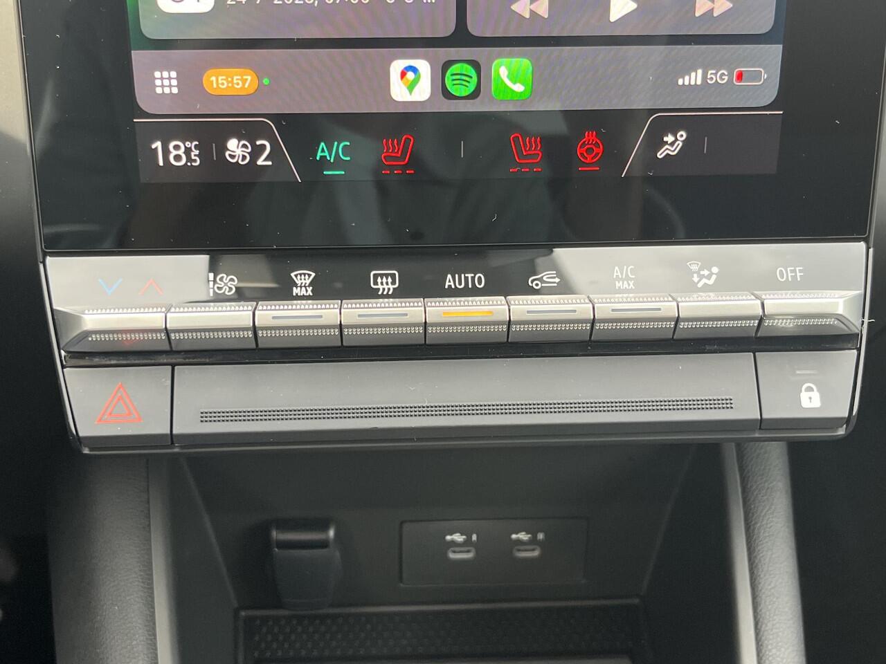 Renault CAPTUR 1.3 mild hybrid 160 techno Automaat / Adaptief Cruise Control / Stoel & Stuurverwarming / Apple Carplay & Android Auto / Achteruitrijcamera / Climate Control /