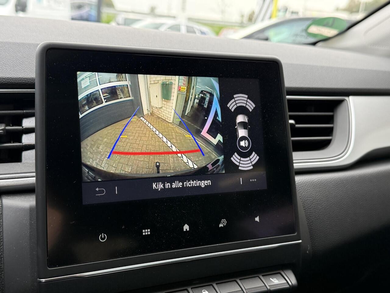 Renault CAPTUR TCe 140 EDC Intens | Trekhaak | Glazen schuif-kantel dak | Stoel & stuur verwarming | Navi groot | DAB | Achteruitrijcamera | Climate Control | Key-less |