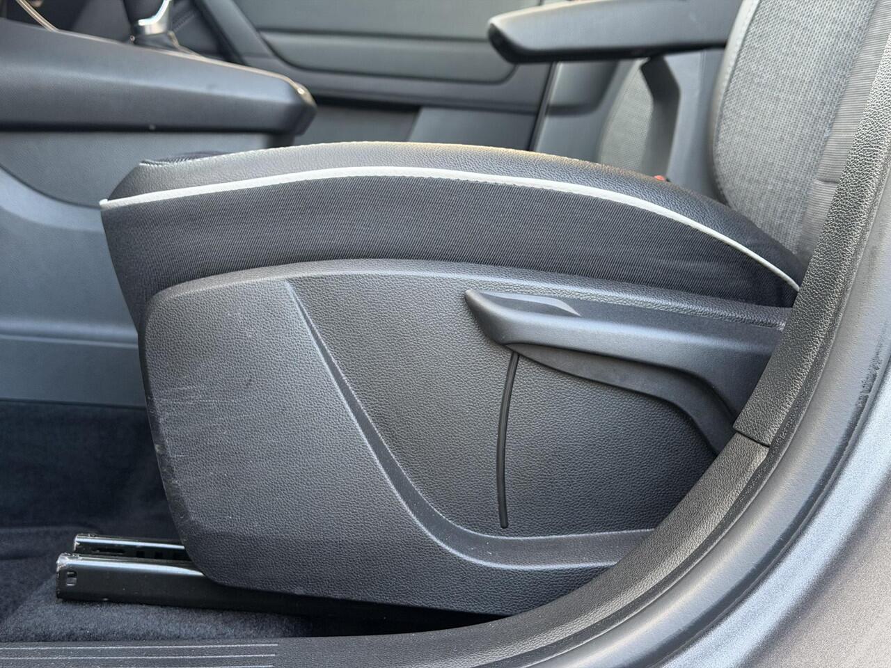 Renault CAPTUR 1.6 E-Tech full hybrid 145 techno / Schuif & Kanteldak / Dealer Onderhouden / Adaptieve Cruise / Stoel & Stuurwielverwarming / Navigatie / AppleCarplay & Android Auto / Dodehoek Detectie / Camera / Volledig digitaal instrumentenpaneel / LED / DAB /