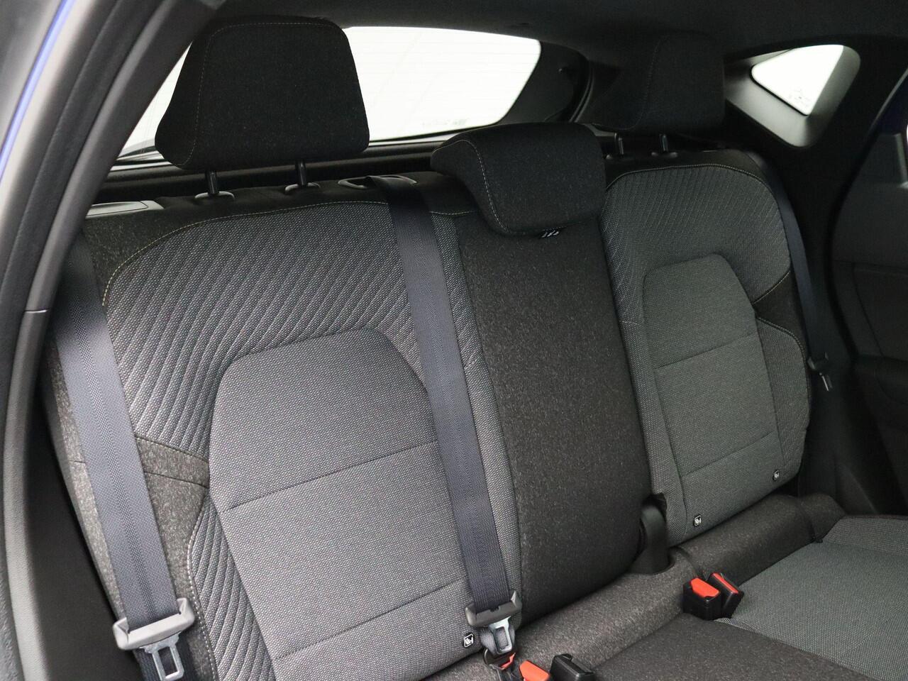 Renault CAPTUR E-Tech full hybrid 160pk Techno | Stoel- en stuurwielverwarming | Vierseizoenbanden |