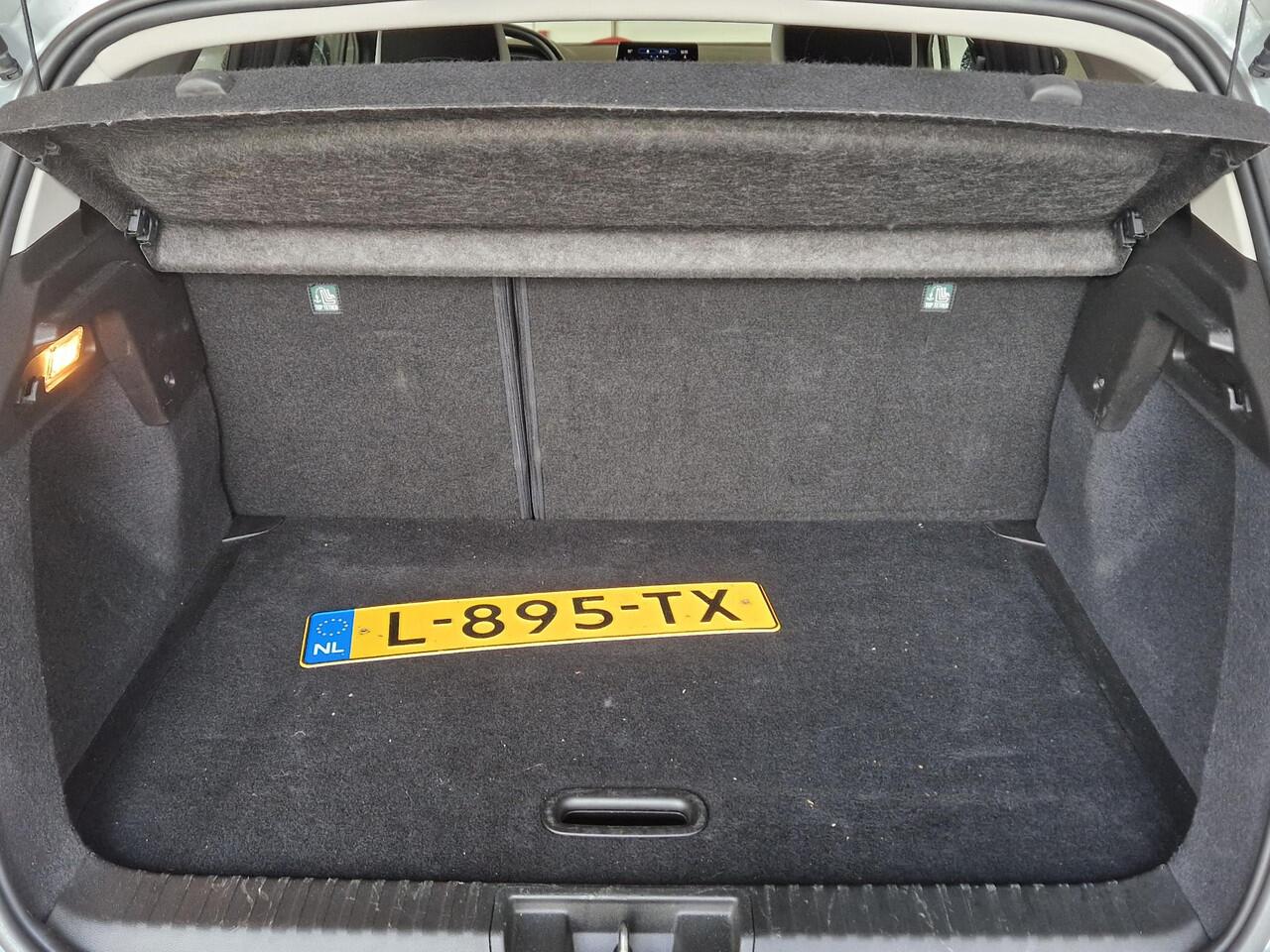 Renault CAPTUR 1.3 TCe 130 Edition One | NAVIGATIE | ACHTERUITRIJCAMERA | PARKEERSENSOREN VOOR-/ACHTER