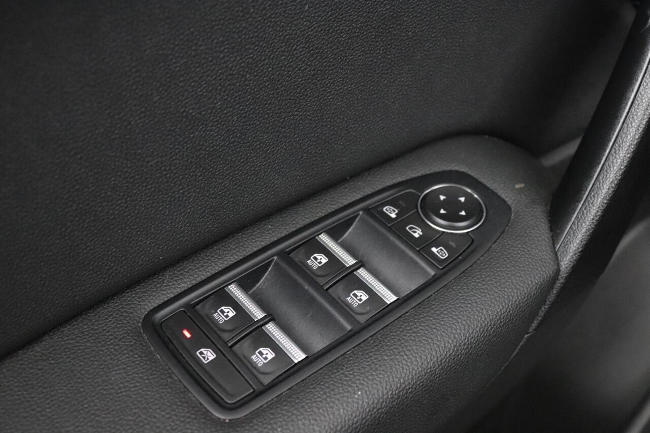 Renault CAPTUR 1.3 TCe 140 Intens | Automaat | Dealer onderhouden| 1500kg Trekgewicht|