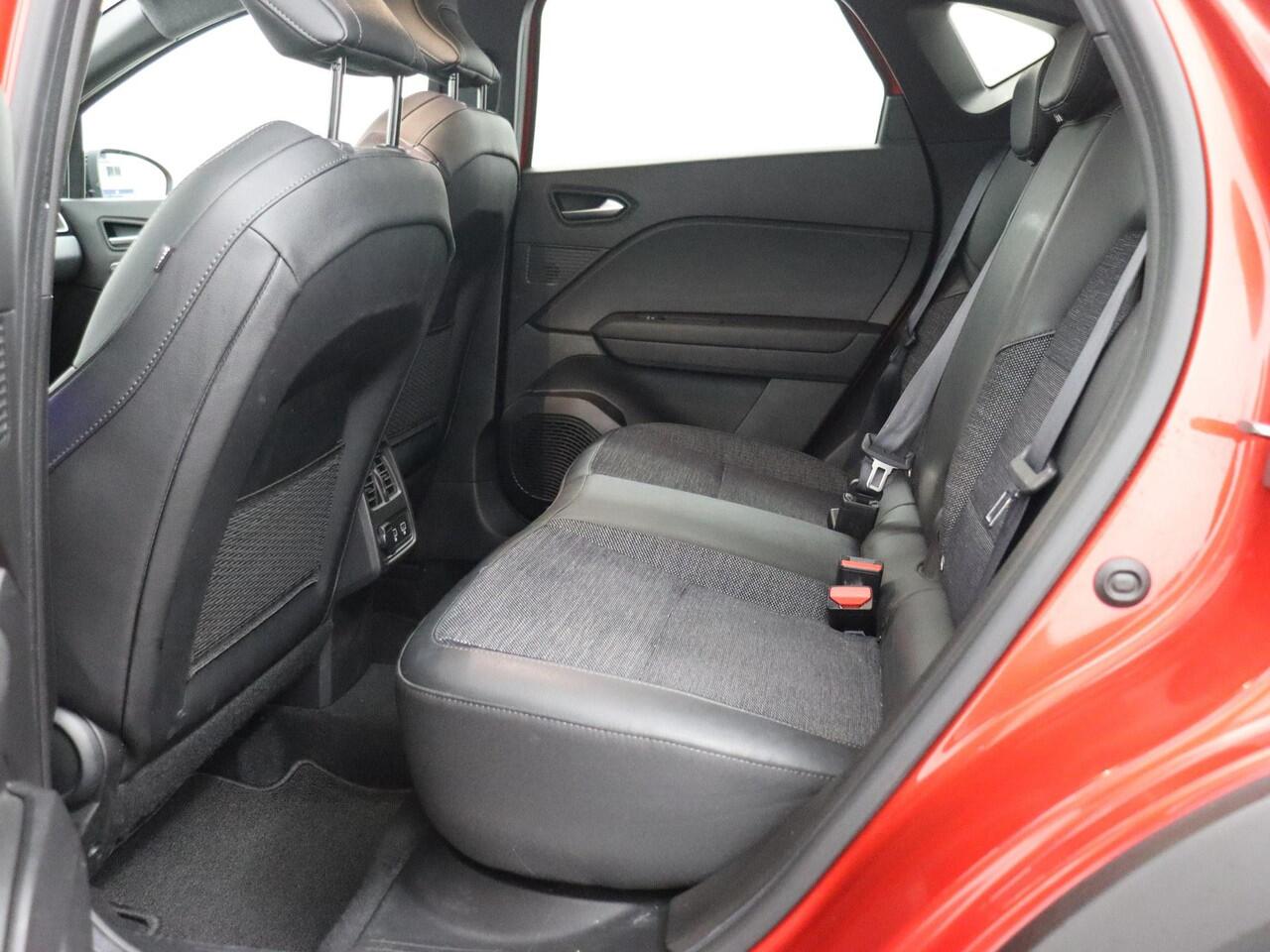 Renault CAPTUR 1.6 E-Tech hybrid 145 SL Rive Gauche / TREKHAAK / 1E EIGENAAR / PARKEERSENSOREN + CAMERA /