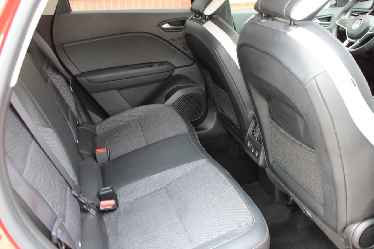 Renault CAPTUR 1.0 TCe Intens | PDC | Camera | Navigatie | Full Led