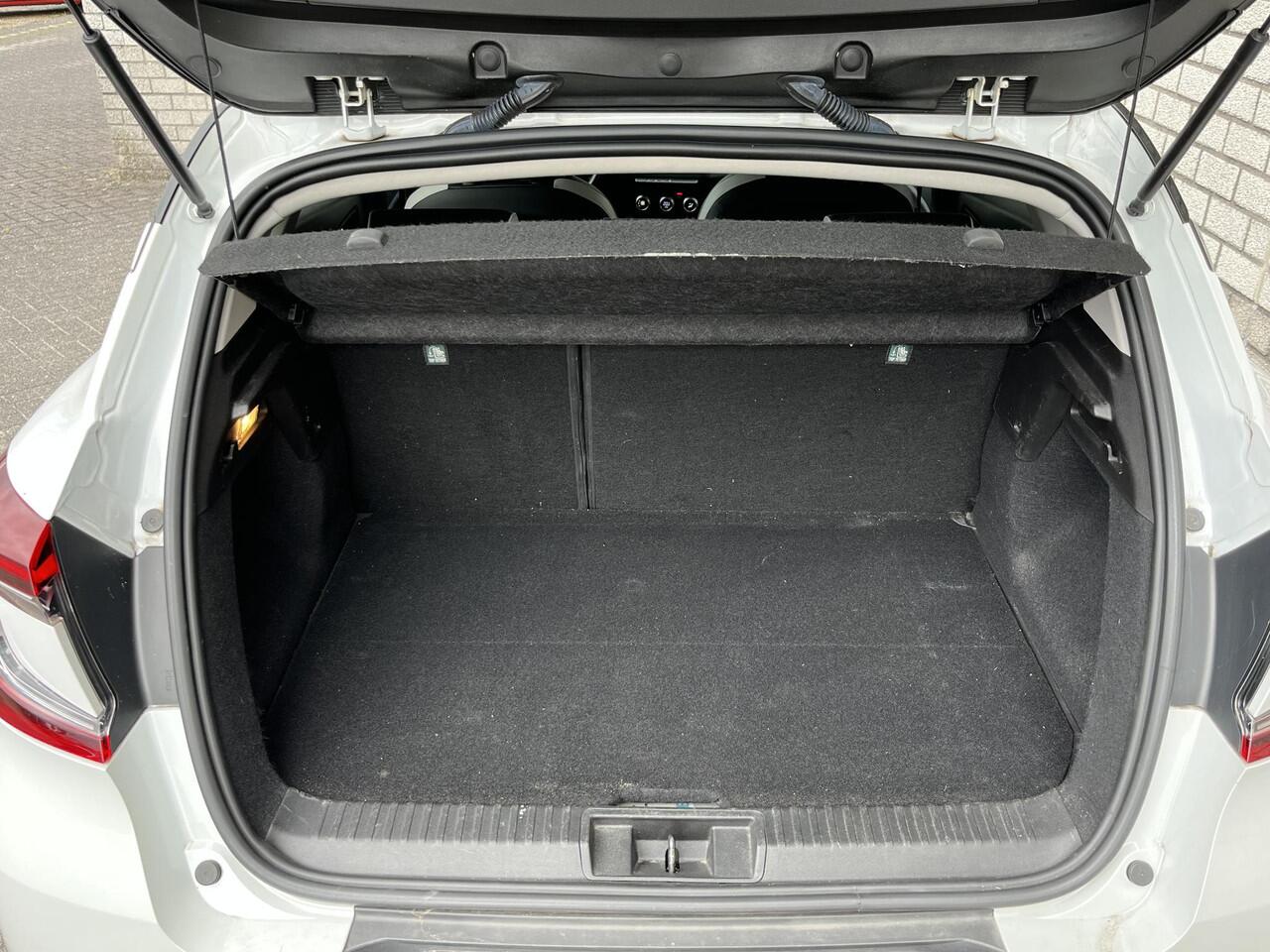 Renault CAPTUR 1.6 E-Tech Plug-in Hybrid 160 Intens | Trekhaak | Apple CarPlay / Android Auto | Achteruitrijcamera |