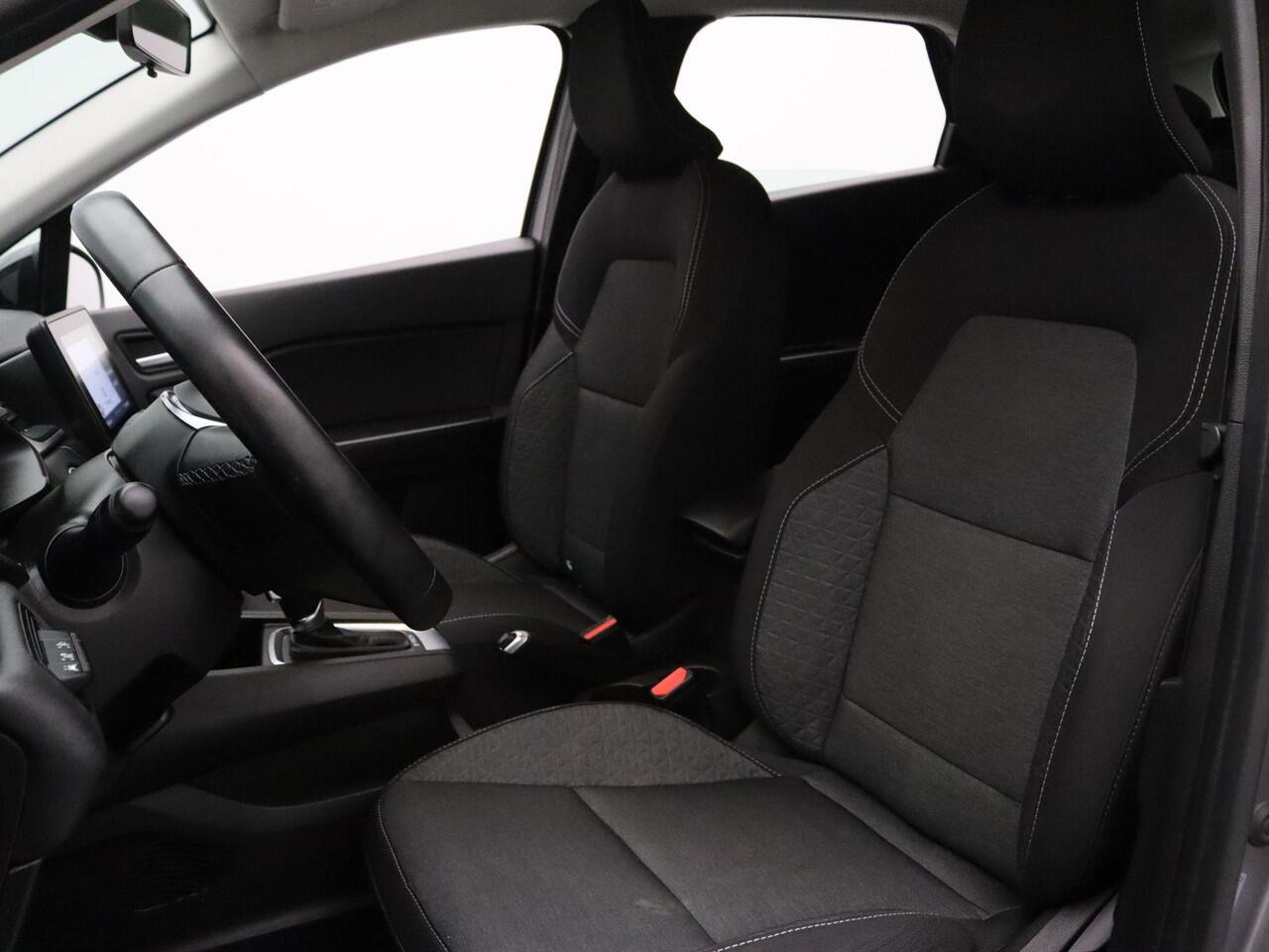 Renault CAPTUR E-Tech Hybrid 145pk Intens Cruise | Climate | Carplay | Parkeersens. v+a