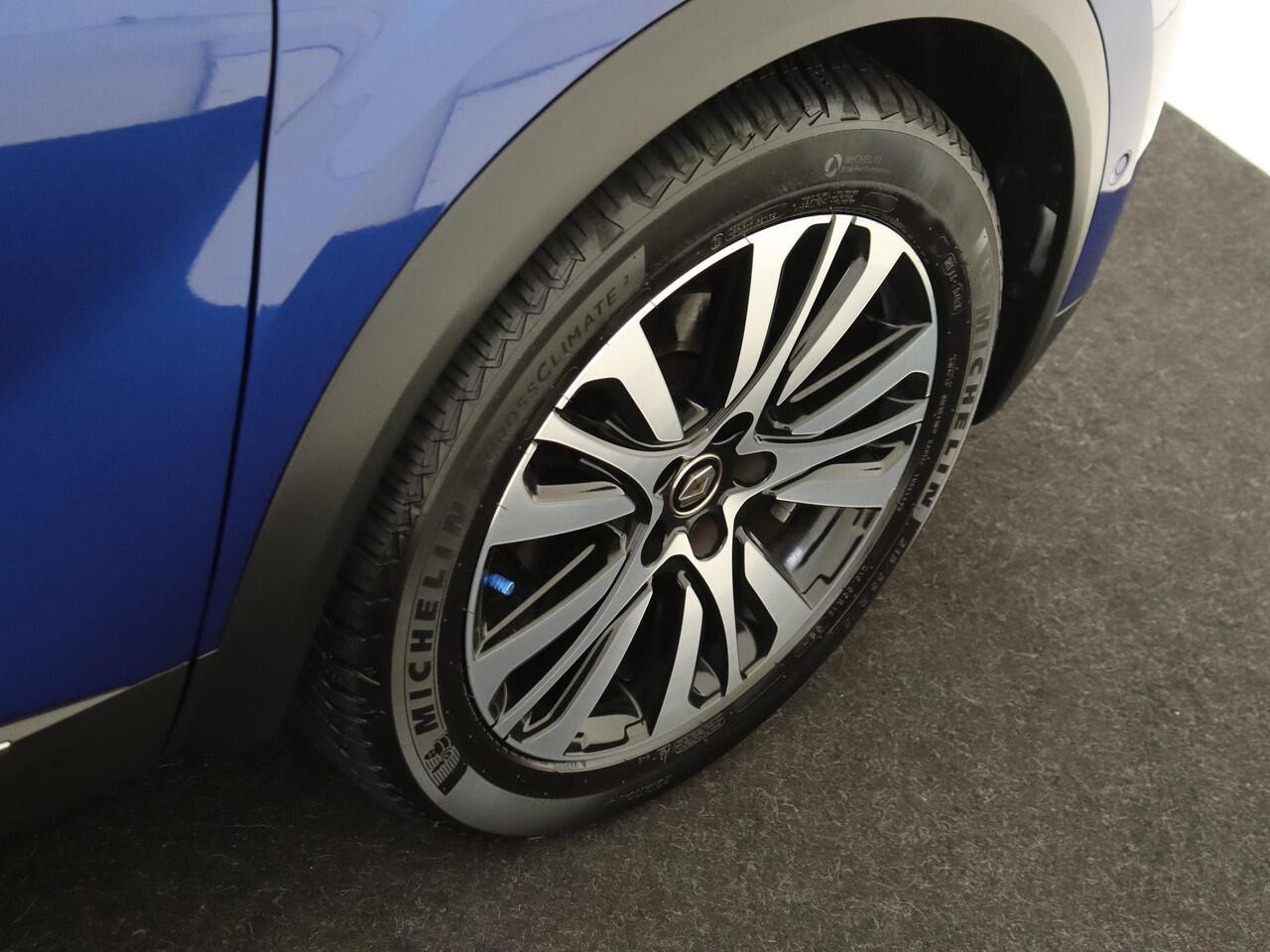 Renault CAPTUR 1.3 TCe 130 Initiale Paris | BOSE Audio / Leder / Navi / 360 Camera / Pack winter / Airco