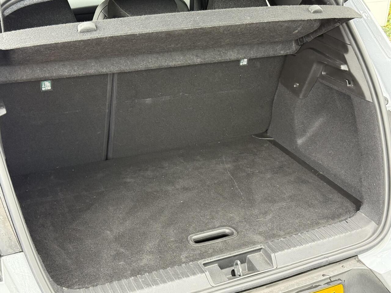 Renault CAPTUR 1.0 TCe 90 techno (Hoge Instap) Camera | Navigatie